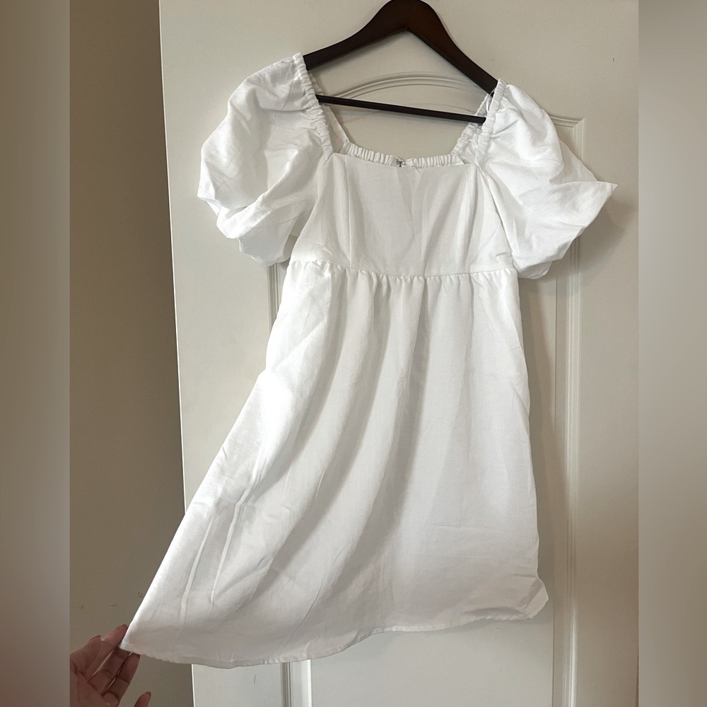 NEW! BP Brand White Rich
Balloon Sleeve Lined Mini Dress
Size Junior's Small - Picture 1 of 15